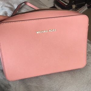 Michael Kors Jet Set crossbody!